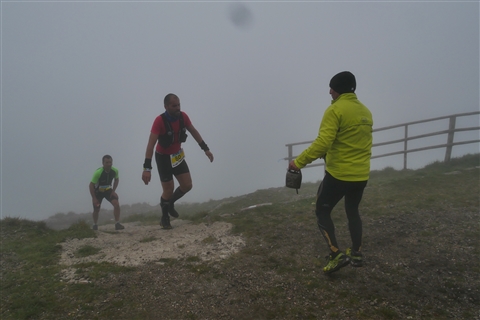 TRAIL di PIZZO San Michele N°3157 FOTO scattate a raffica in VETTA da Peppe Dalessio con nebbia e gran freddo - foto 745