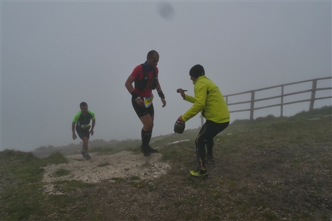 TRAIL di PIZZO San Michele N°3157 FOTO scattate a raffica in VETTA da Peppe Dalessio con nebbia e gran freddo - foto 750