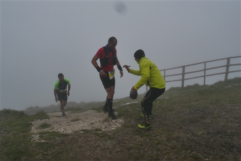 TRAIL di PIZZO San Michele N°3157 FOTO scattate a raffica in VETTA da Peppe Dalessio con nebbia e gran freddo - foto 751