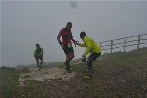 TRAIL di PIZZO San Michele N°3157 FOTO scattate a raffica in VETTA da Peppe Dalessio con nebbia e gran freddo - foto 752