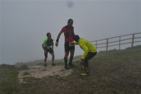 TRAIL di PIZZO San Michele N°3157 FOTO scattate a raffica in VETTA da Peppe Dalessio con nebbia e gran freddo - foto 762