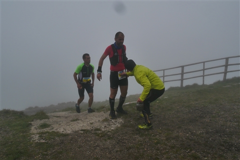 TRAIL di PIZZO San Michele N°3157 FOTO scattate a raffica in VETTA da Peppe Dalessio con nebbia e gran freddo - foto 763