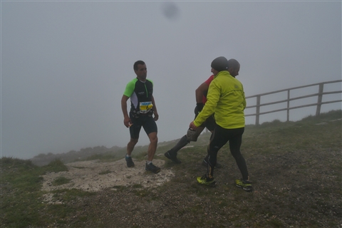 TRAIL di PIZZO San Michele N°3157 FOTO scattate a raffica in VETTA da Peppe Dalessio con nebbia e gran freddo - foto 771