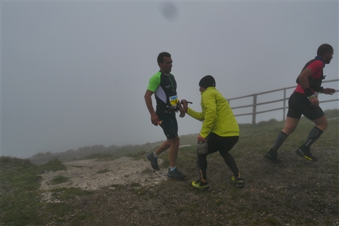 TRAIL di PIZZO San Michele N°3157 FOTO scattate a raffica in VETTA da Peppe Dalessio con nebbia e gran freddo - foto 776