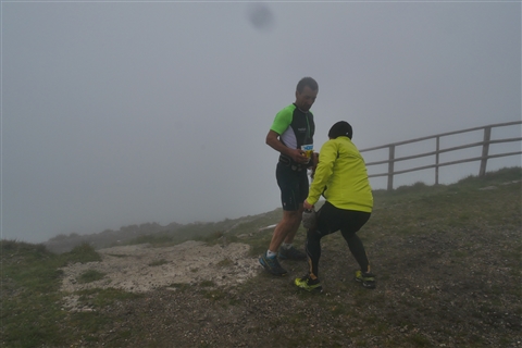 TRAIL di PIZZO San Michele N°3157 FOTO scattate a raffica in VETTA da Peppe Dalessio con nebbia e gran freddo - foto 782