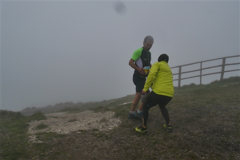 TRAIL di PIZZO San Michele N°3157 FOTO scattate a raffica in VETTA da Peppe Dalessio con nebbia e gran freddo - foto 784