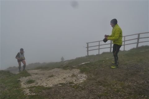 TRAIL di PIZZO San Michele N°3157 FOTO scattate a raffica in VETTA da Peppe Dalessio con nebbia e gran freddo - foto 796