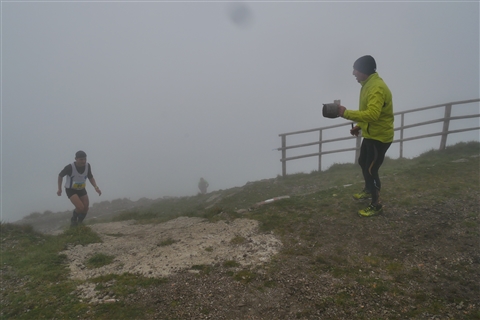 TRAIL di PIZZO San Michele N°3157 FOTO scattate a raffica in VETTA da Peppe Dalessio con nebbia e gran freddo - foto 798