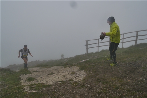 TRAIL di PIZZO San Michele N°3157 FOTO scattate a raffica in VETTA da Peppe Dalessio con nebbia e gran freddo - foto 799