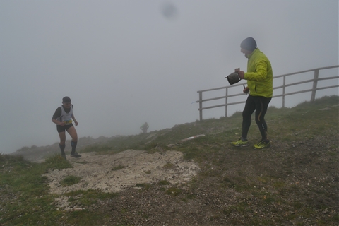 TRAIL di PIZZO San Michele N°3157 FOTO scattate a raffica in VETTA da Peppe Dalessio con nebbia e gran freddo - foto 802