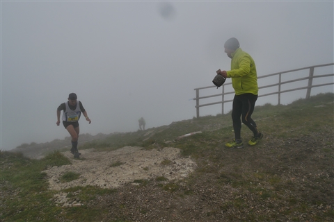 TRAIL di PIZZO San Michele N°3157 FOTO scattate a raffica in VETTA da Peppe Dalessio con nebbia e gran freddo - foto 805