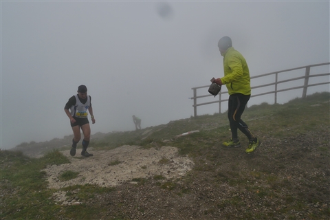 TRAIL di PIZZO San Michele N°3157 FOTO scattate a raffica in VETTA da Peppe Dalessio con nebbia e gran freddo - foto 809
