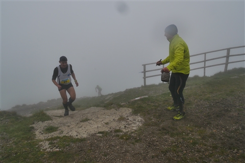 TRAIL di PIZZO San Michele N°3157 FOTO scattate a raffica in VETTA da Peppe Dalessio con nebbia e gran freddo - foto 813