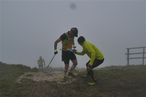 TRAIL di PIZZO San Michele N°3157 FOTO scattate a raffica in VETTA da Peppe Dalessio con nebbia e gran freddo - foto 872