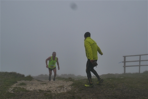 TRAIL di PIZZO San Michele N°3157 FOTO scattate a raffica in VETTA da Peppe Dalessio con nebbia e gran freddo - foto 906