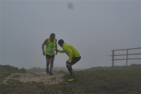 TRAIL di PIZZO San Michele N°3157 FOTO scattate a raffica in VETTA da Peppe Dalessio con nebbia e gran freddo - foto 919