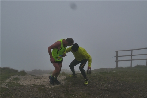 TRAIL di PIZZO San Michele N°3157 FOTO scattate a raffica in VETTA da Peppe Dalessio con nebbia e gran freddo - foto 927