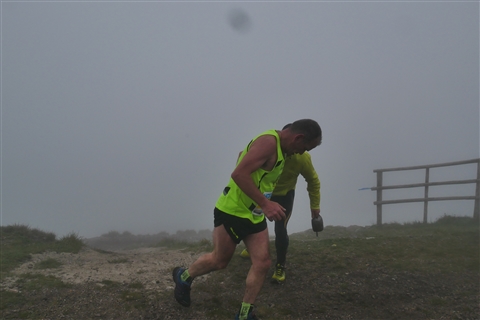 TRAIL di PIZZO San Michele N°3157 FOTO scattate a raffica in VETTA da Peppe Dalessio con nebbia e gran freddo - foto 931