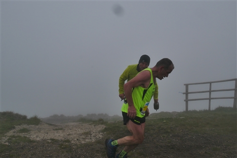 TRAIL di PIZZO San Michele N°3157 FOTO scattate a raffica in VETTA da Peppe Dalessio con nebbia e gran freddo - foto 932