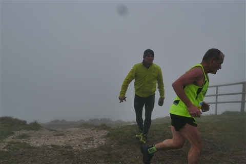 TRAIL di PIZZO San Michele N°3157 FOTO scattate a raffica in VETTA da Peppe Dalessio con nebbia e gran freddo - foto 934