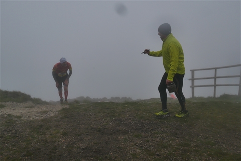 TRAIL di PIZZO San Michele N°3157 FOTO scattate a raffica in VETTA da Peppe Dalessio con nebbia e gran freddo - foto 949