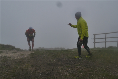 TRAIL di PIZZO San Michele N°3157 FOTO scattate a raffica in VETTA da Peppe Dalessio con nebbia e gran freddo - foto 950