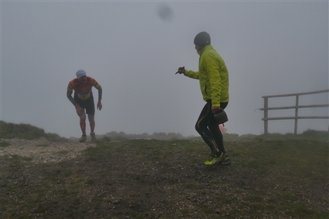 TRAIL di PIZZO San Michele N°3157 FOTO scattate a raffica in VETTA da Peppe Dalessio con nebbia e gran freddo - foto 953