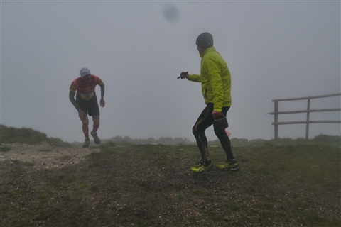 TRAIL di PIZZO San Michele N°3157 FOTO scattate a raffica in VETTA da Peppe Dalessio con nebbia e gran freddo - foto 954