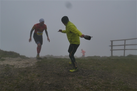 TRAIL di PIZZO San Michele N°3157 FOTO scattate a raffica in VETTA da Peppe Dalessio con nebbia e gran freddo - foto 959