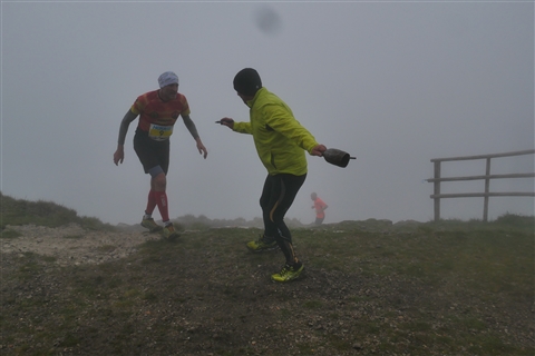 TRAIL di PIZZO San Michele N°3157 FOTO scattate a raffica in VETTA da Peppe Dalessio con nebbia e gran freddo - foto 960