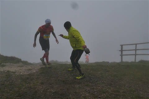 TRAIL di PIZZO San Michele N°3157 FOTO scattate a raffica in VETTA da Peppe Dalessio con nebbia e gran freddo - foto 961