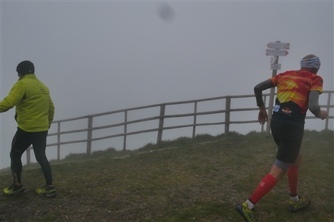 TRAIL di PIZZO San Michele N°3157 FOTO scattate a raffica in VETTA da Peppe Dalessio con nebbia e gran freddo - foto 983