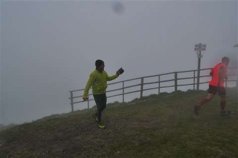 TRAIL di PIZZO San Michele N°3157 FOTO scattate a raffica in VETTA da Peppe Dalessio con nebbia e gran freddo - foto 1008