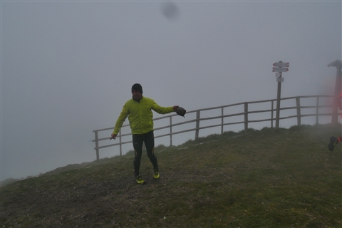 TRAIL di PIZZO San Michele N°3157 FOTO scattate a raffica in VETTA da Peppe Dalessio con nebbia e gran freddo - foto 1011