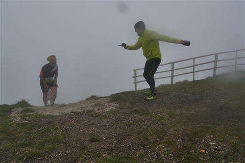 TRAIL di PIZZO San Michele N°3157 FOTO scattate a raffica in VETTA da Peppe Dalessio con nebbia e gran freddo - foto 1019