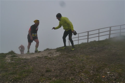 TRAIL di PIZZO San Michele N°3157 FOTO scattate a raffica in VETTA da Peppe Dalessio con nebbia e gran freddo - foto 1027