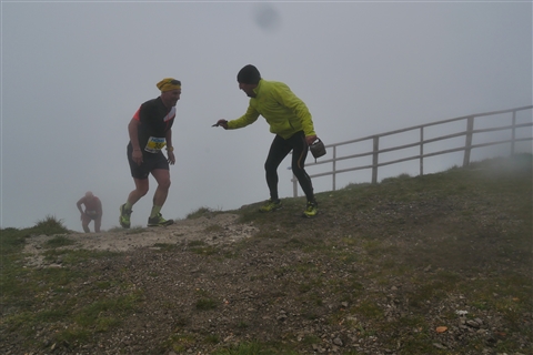 TRAIL di PIZZO San Michele N°3157 FOTO scattate a raffica in VETTA da Peppe Dalessio con nebbia e gran freddo - foto 1028