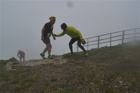 TRAIL di PIZZO San Michele N°3157 FOTO scattate a raffica in VETTA da Peppe Dalessio con nebbia e gran freddo - foto 1031