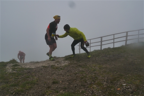 TRAIL di PIZZO San Michele N°3157 FOTO scattate a raffica in VETTA da Peppe Dalessio con nebbia e gran freddo - foto 1032