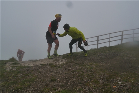 TRAIL di PIZZO San Michele N°3157 FOTO scattate a raffica in VETTA da Peppe Dalessio con nebbia e gran freddo - foto 1033