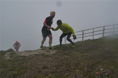 TRAIL di PIZZO San Michele N°3157 FOTO scattate a raffica in VETTA da Peppe Dalessio con nebbia e gran freddo - foto 1034