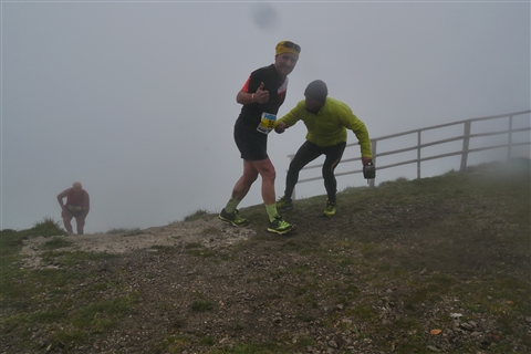 TRAIL di PIZZO San Michele N°3157 FOTO scattate a raffica in VETTA da Peppe Dalessio con nebbia e gran freddo - foto 1037