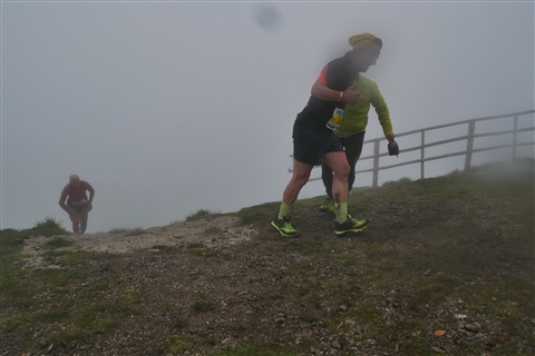 TRAIL di PIZZO San Michele N°3157 FOTO scattate a raffica in VETTA da Peppe Dalessio con nebbia e gran freddo - foto 1040