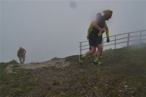 TRAIL di PIZZO San Michele N°3157 FOTO scattate a raffica in VETTA da Peppe Dalessio con nebbia e gran freddo - foto 1041