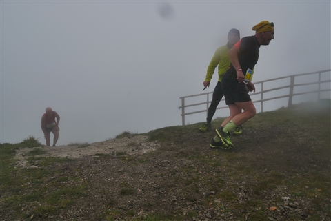 TRAIL di PIZZO San Michele N°3157 FOTO scattate a raffica in VETTA da Peppe Dalessio con nebbia e gran freddo - foto 1042