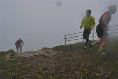 TRAIL di PIZZO San Michele N°3157 FOTO scattate a raffica in VETTA da Peppe Dalessio con nebbia e gran freddo - foto 1044
