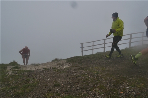 TRAIL di PIZZO San Michele N°3157 FOTO scattate a raffica in VETTA da Peppe Dalessio con nebbia e gran freddo - foto 1046
