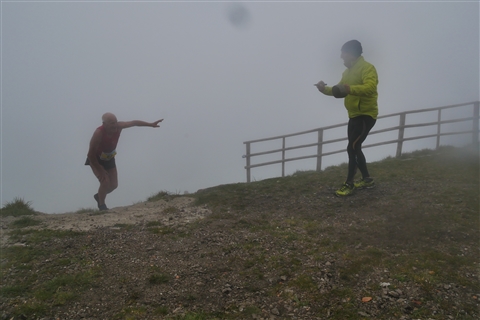 TRAIL di PIZZO San Michele N°3157 FOTO scattate a raffica in VETTA da Peppe Dalessio con nebbia e gran freddo - foto 1056
