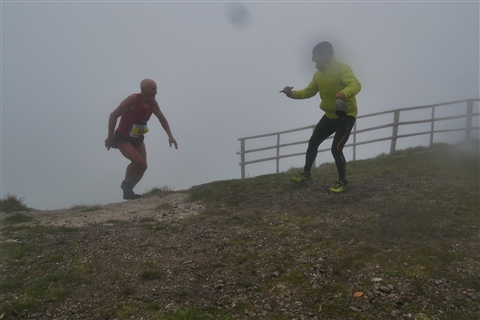 TRAIL di PIZZO San Michele N°3157 FOTO scattate a raffica in VETTA da Peppe Dalessio con nebbia e gran freddo - foto 1060