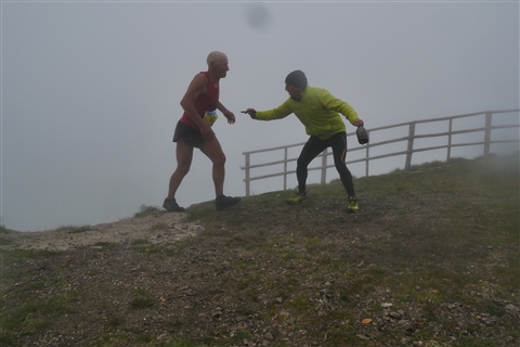 TRAIL di PIZZO San Michele N°3157 FOTO scattate a raffica in VETTA da Peppe Dalessio con nebbia e gran freddo - foto 1065